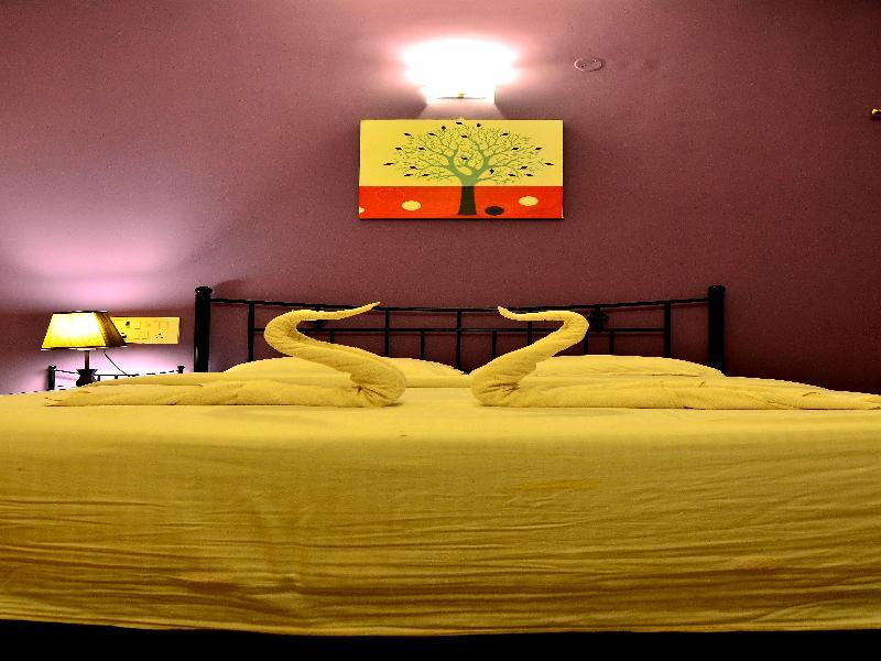 Garima Of Mandrem Hotel Exterior photo