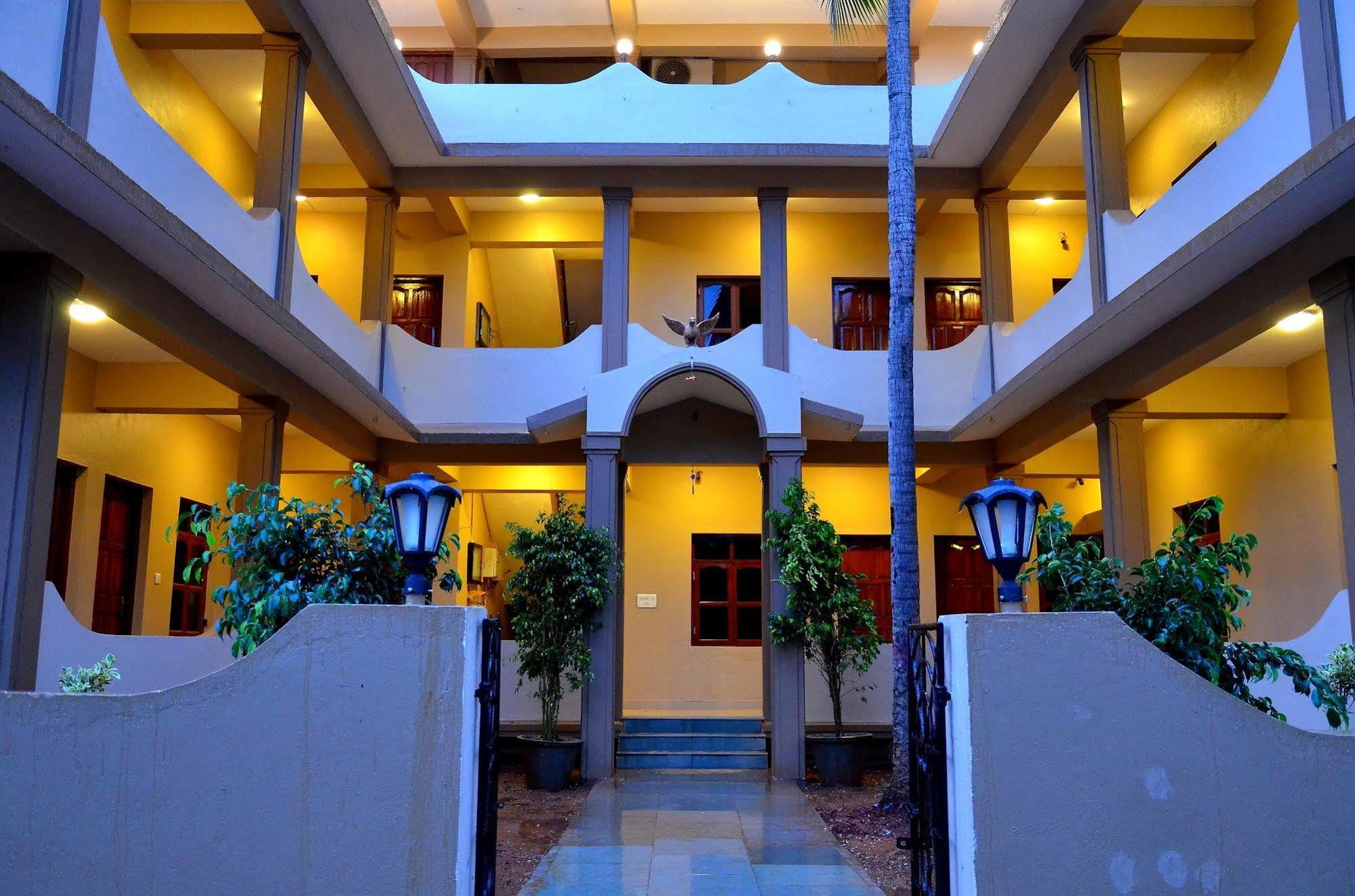 Garima Of Mandrem Hotel Exterior photo